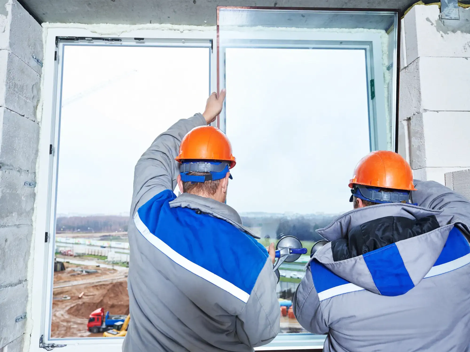 Tadilat kapsamında yenilenen Amerikan panel iç oda kapıları ve PVC pencere sistemleri.