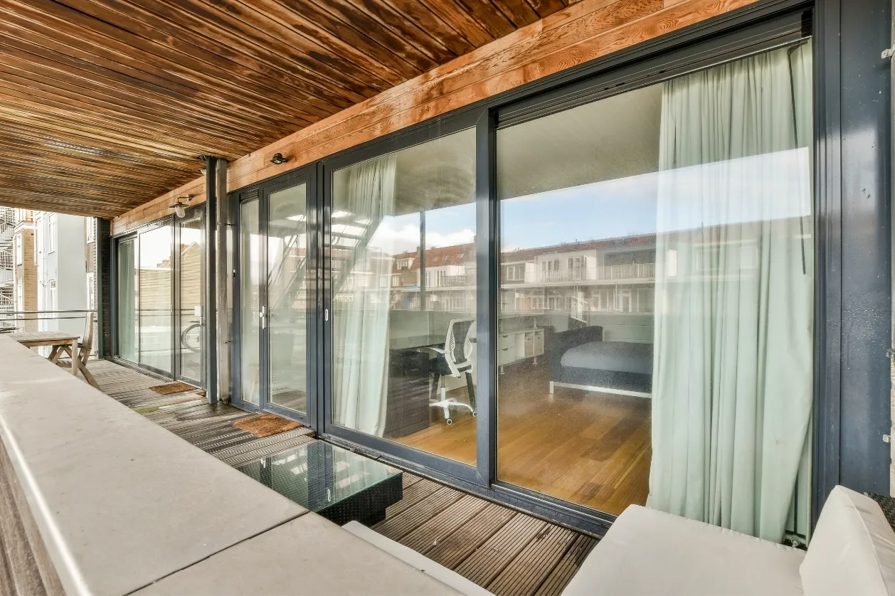 Isıcamlı katlanır cam balkon modelleri ve sistemleri